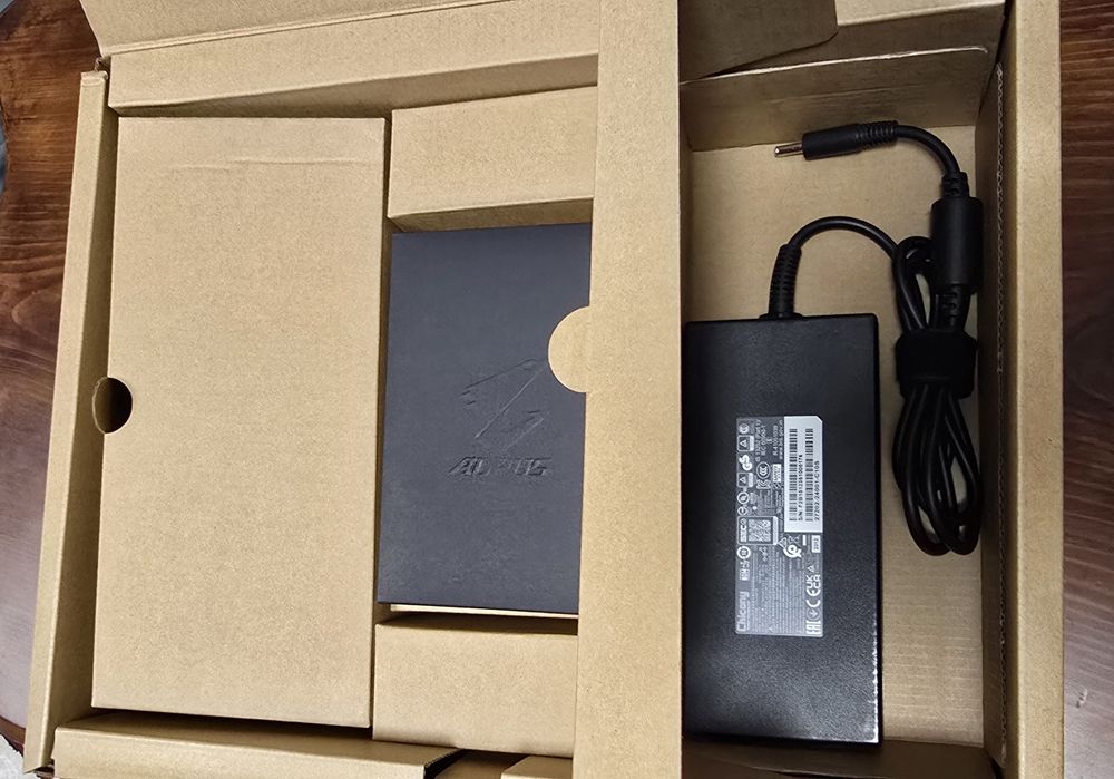 GIGABYTE 16X RTX 4070/i7 14650 HX