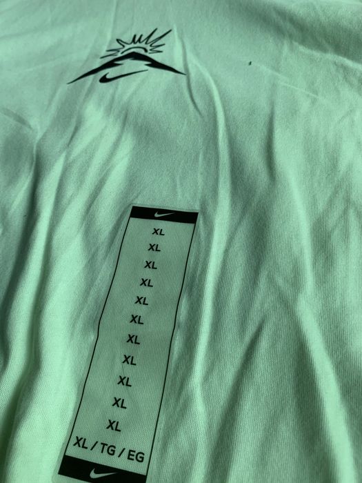 Nike • Dryfit • •