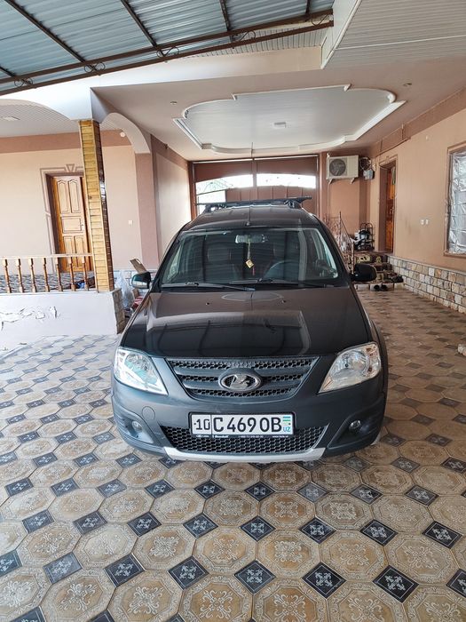 Lada largus kross