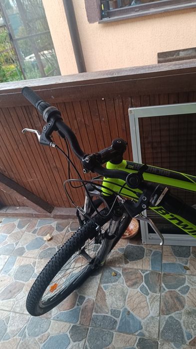 Vând bicicleta aproape noua!