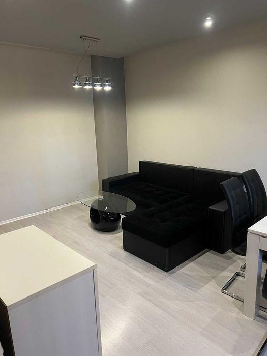 Продава се Тристаен апартамент в Варна, Младост 1 - 74 кв.м за 1933 €/кв.м - Снимка #2