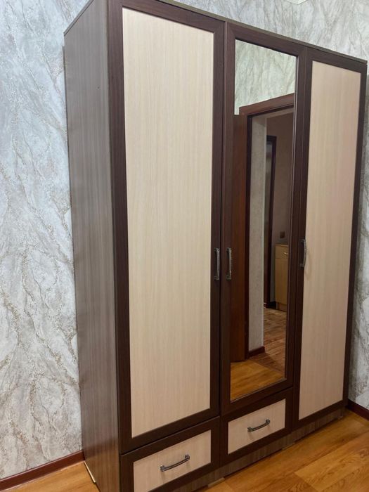 Продам шифоньер в спальню