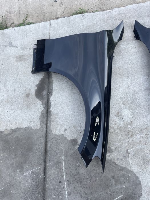 Vand aripa stanga / dreapta Mercedes w205 / impecabila / negru