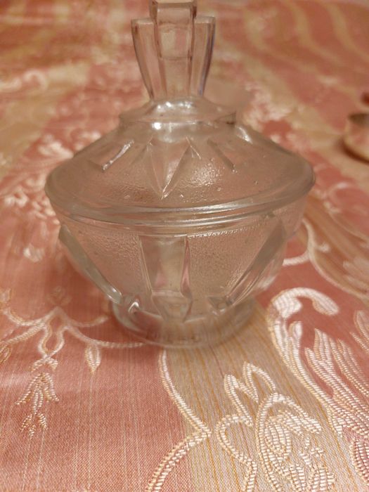 Продавам чиний ,нови фруктиери, съд за ядки,захарница,