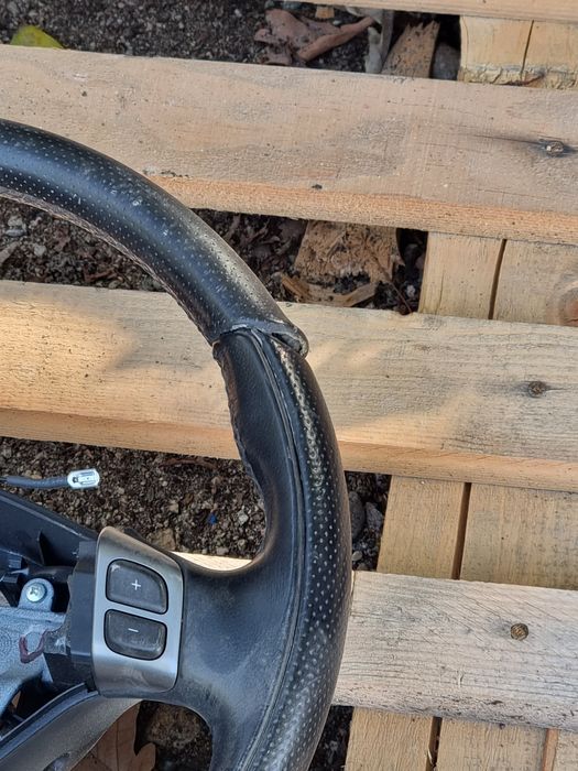 Руль на  Subaru Outback  2008   год .