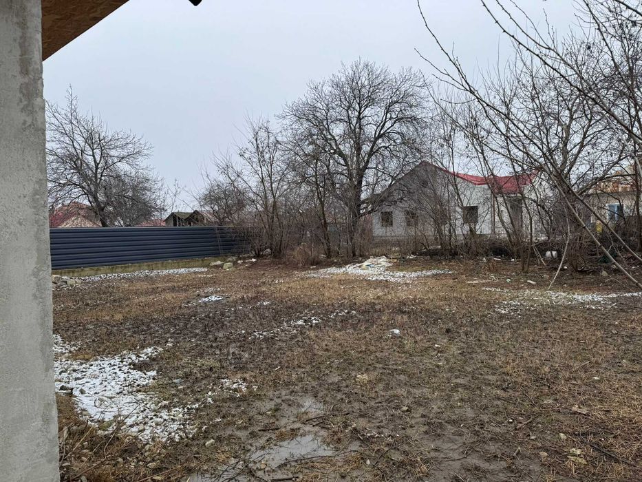 Casa de vanzare la rosu