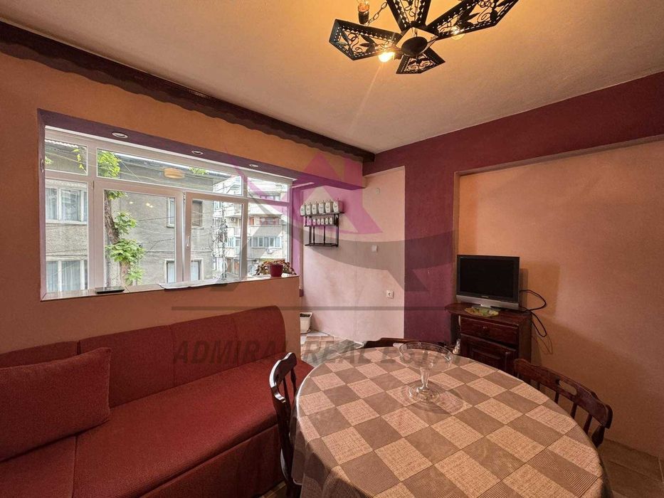 Дава се под наем Четиристаен апартамент в Варна, Окръжна болница - 103 кв.м за 690 € - Снимка #1