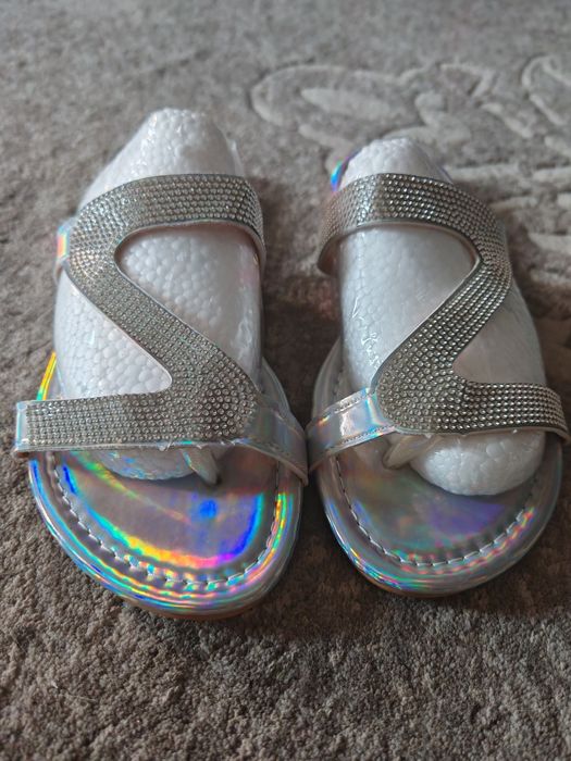 Продам летние шлепанцы