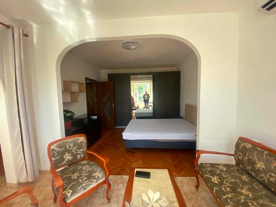 Дава се под наем Едностаен апартамент в София, Изток - 45 кв.м за 580 € - Снимка #1