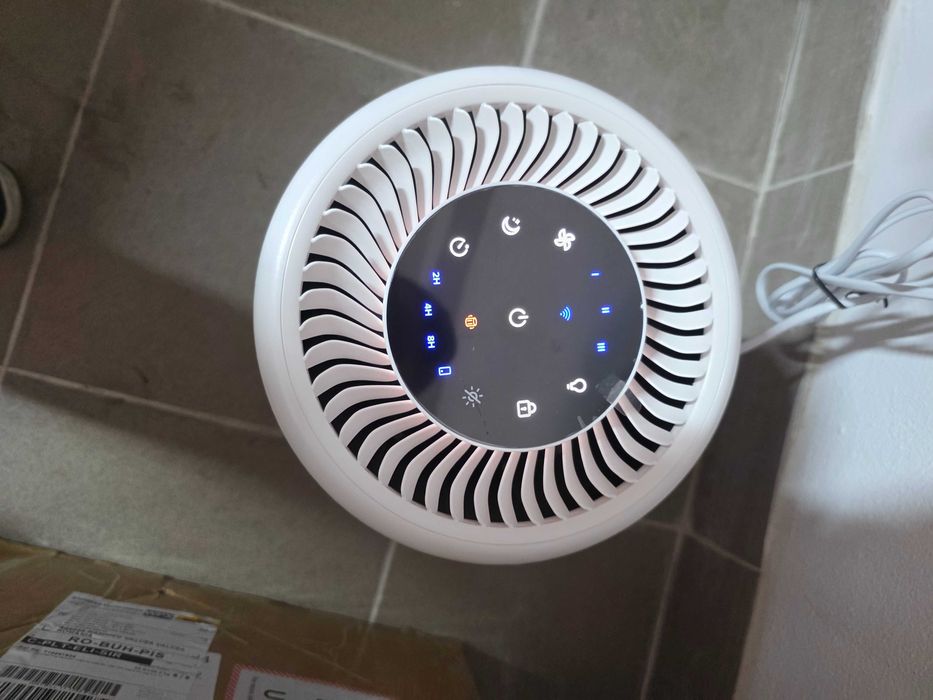 Purificator de aer LEVOIT silentios pentru camera