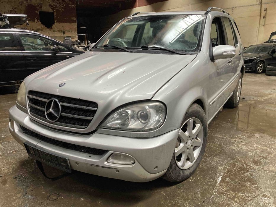 Продава се само на части Mercedes ML 400cdi