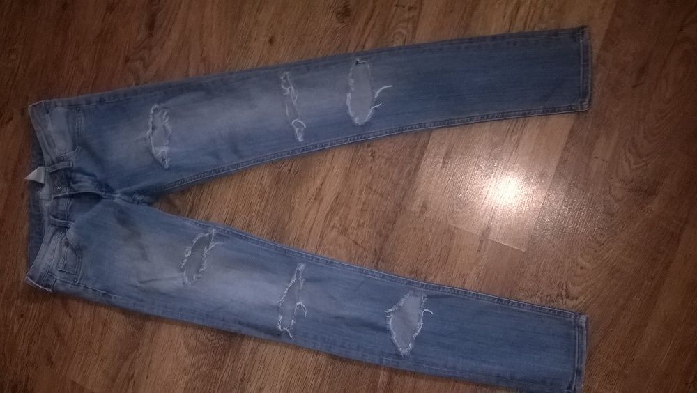 Слим скъсани дънки