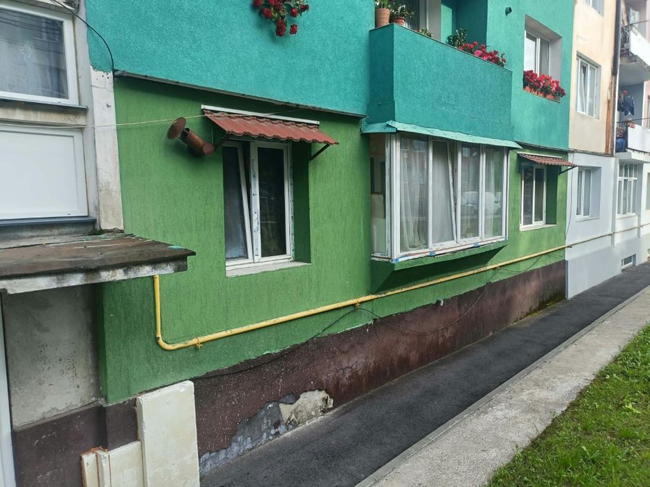 Vând apartament   .