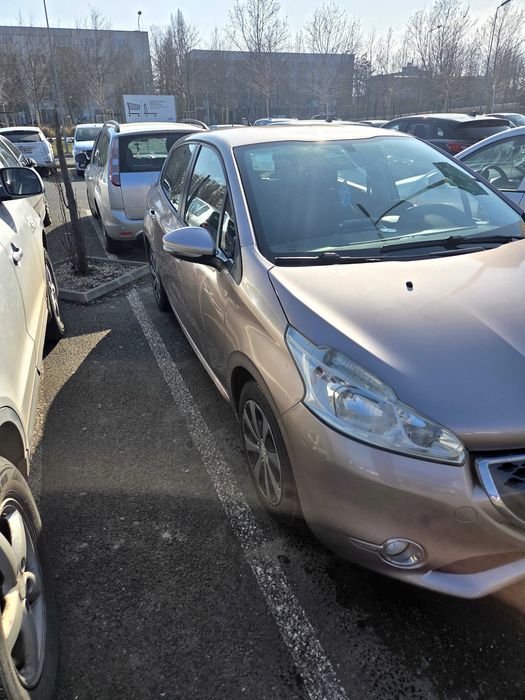 De vanzare peugeot 208
