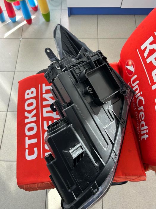 Десен фар за Hyundai santafe 2016 година