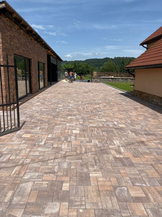 Amenajari curti cu pavaj