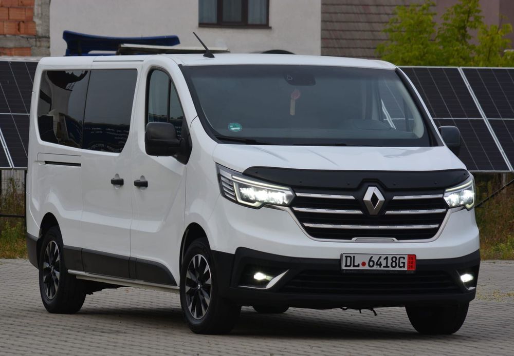 Renault Trafic 2.0 Dci 150 cp 8+1 locuri