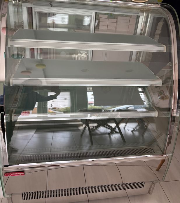 Vitrine cofetărie de vânzare