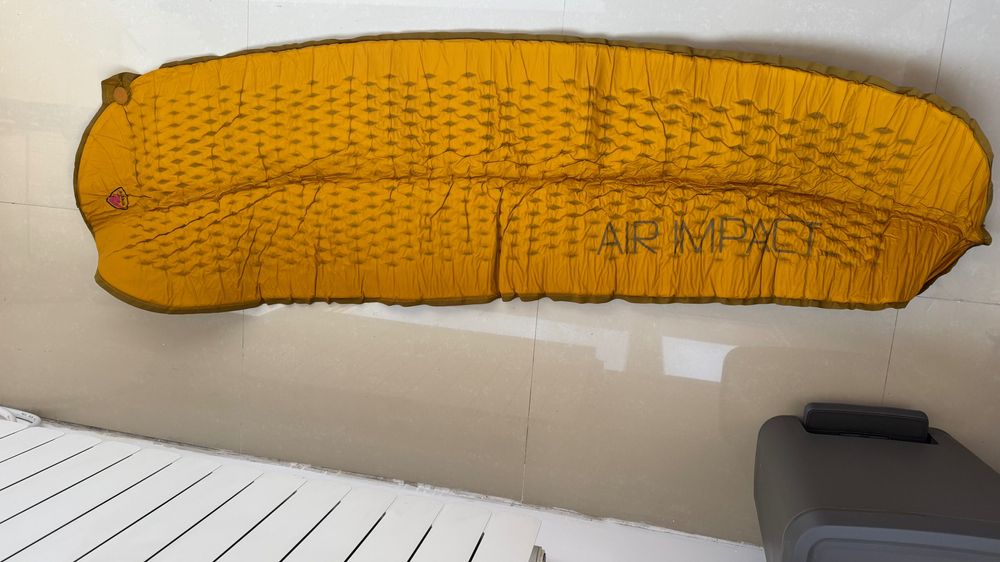 Самонадуваема постелка 3.8 см Robens Air Impact