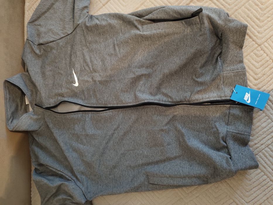 Спортивный костюм Nike.