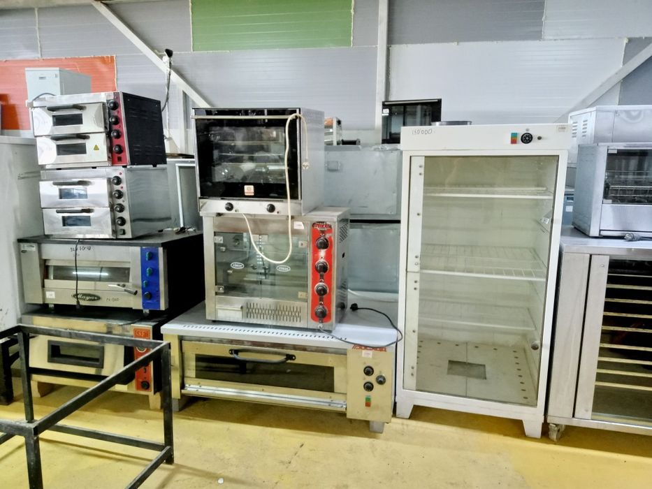 Стол холодильник, холодильник, плита,жарочный шкаф, оборудование,тесто