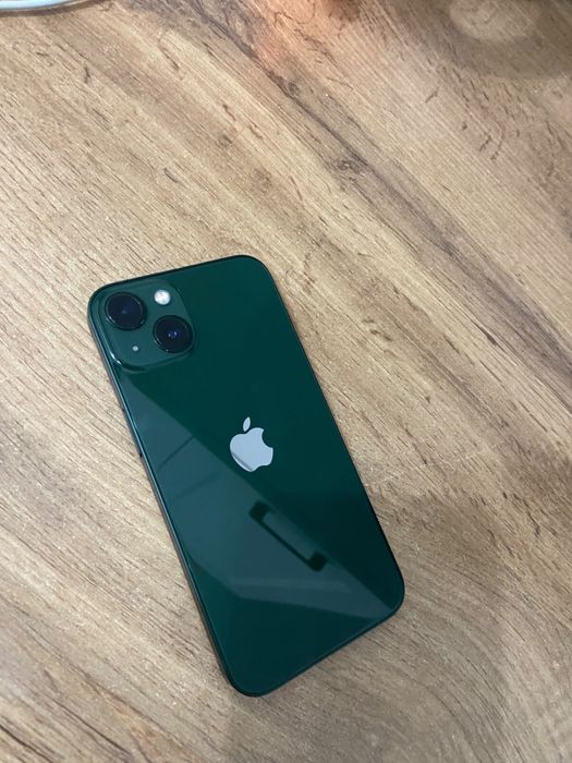 iPhone 13 зеленый цвет