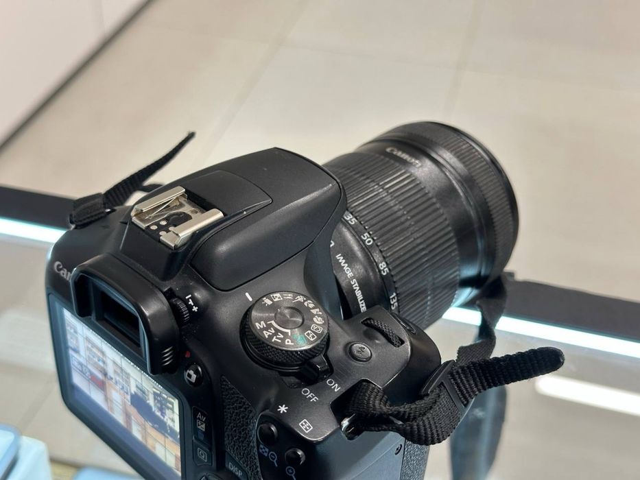 Canon EOS | 2000D