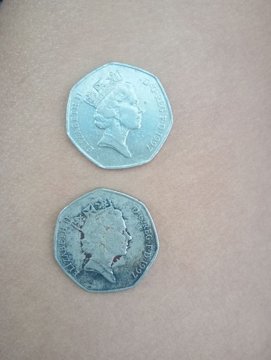 Стар руски часовник и монети