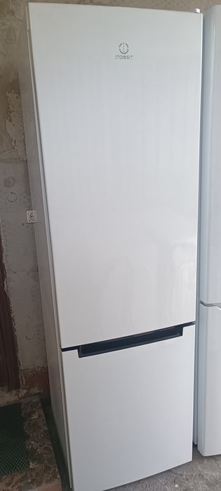 Продам холодильник Индезит