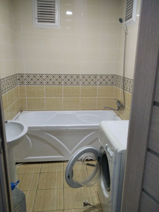 Ситидан 3 хона уй жиҳози билан сотилади. 1 ва 2 хона эски уйга бартер