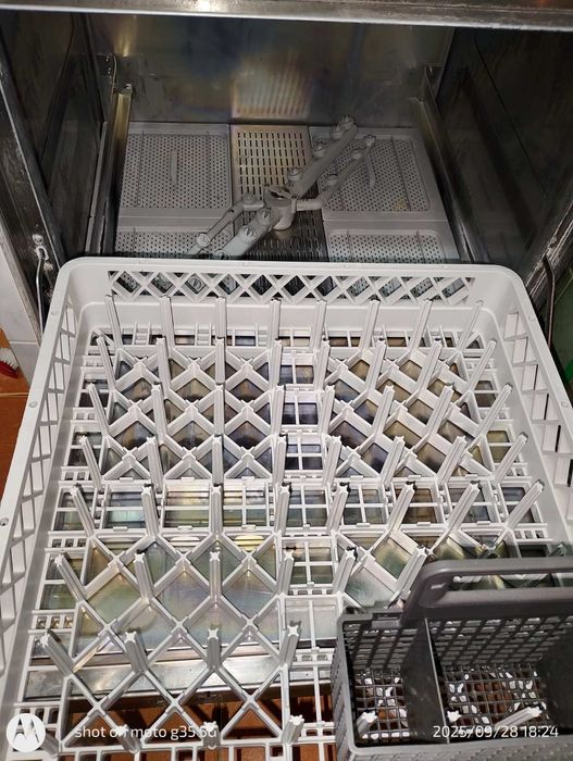 Професионална съдомиялна машина Gel O Mat