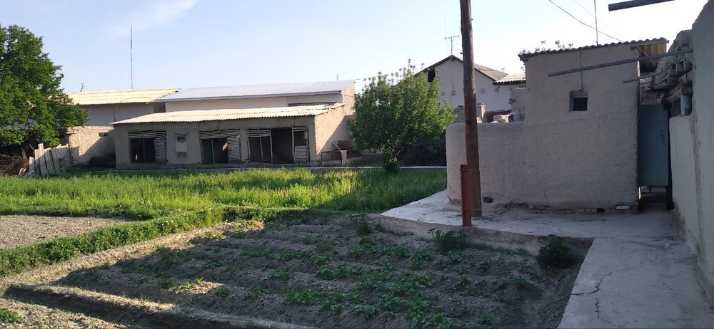 Qiziltepa tumani Bòston MFY da 6 sotix yer maydoni sotiladi. 
Gaz, suv