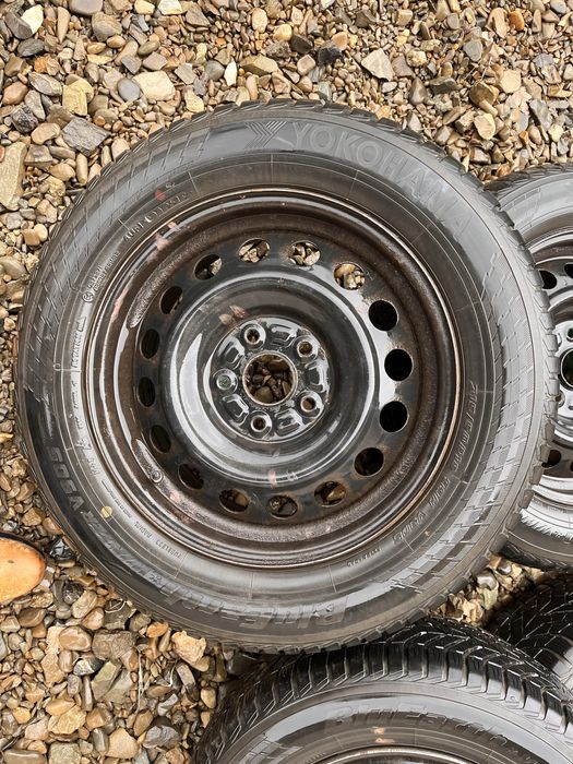 Roti complete R16 cu anvelope de iarna Yokohama