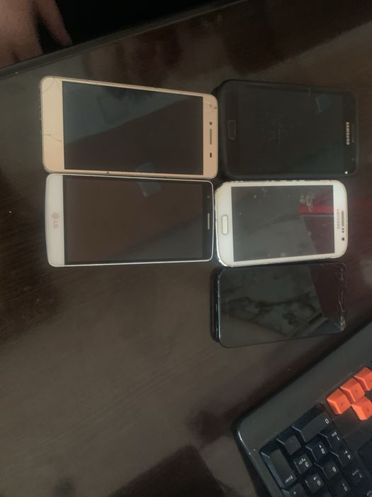 6 телефонов некоторые работают