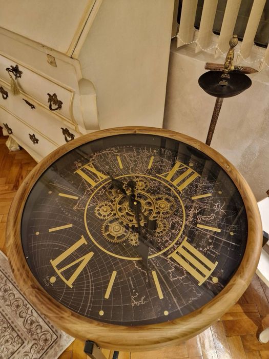 Уникална масичка с часовник – обков от естествен кестенов масив