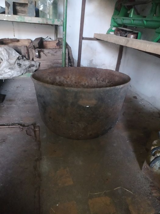 Казан чугунный на 50л