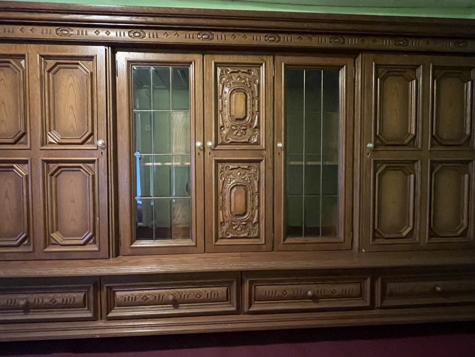 Старинен шкаф