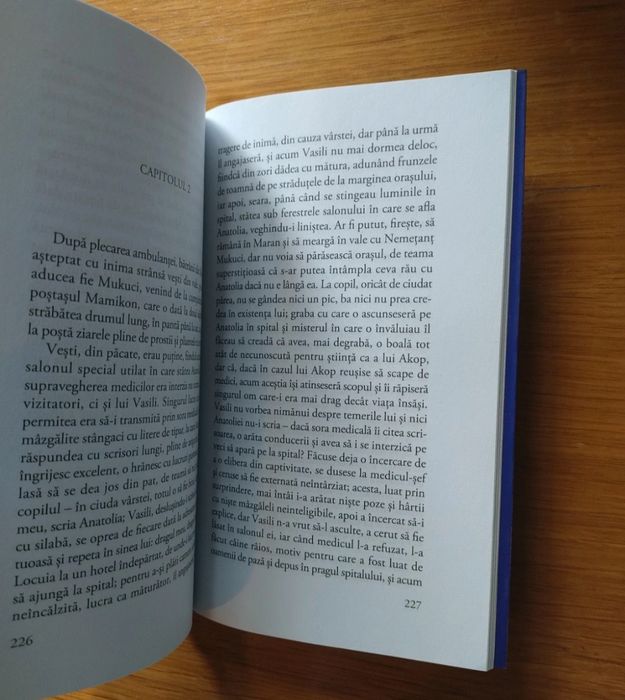 Din cer au căzut trei mere