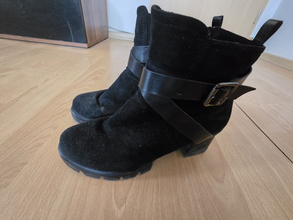 Дамски ботуши с токчета