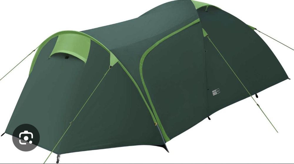 Vand cort 4 persoane