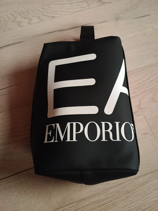 Borsetă Emporio Armani.