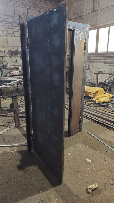 Металлические двери, ворота и др. м.к