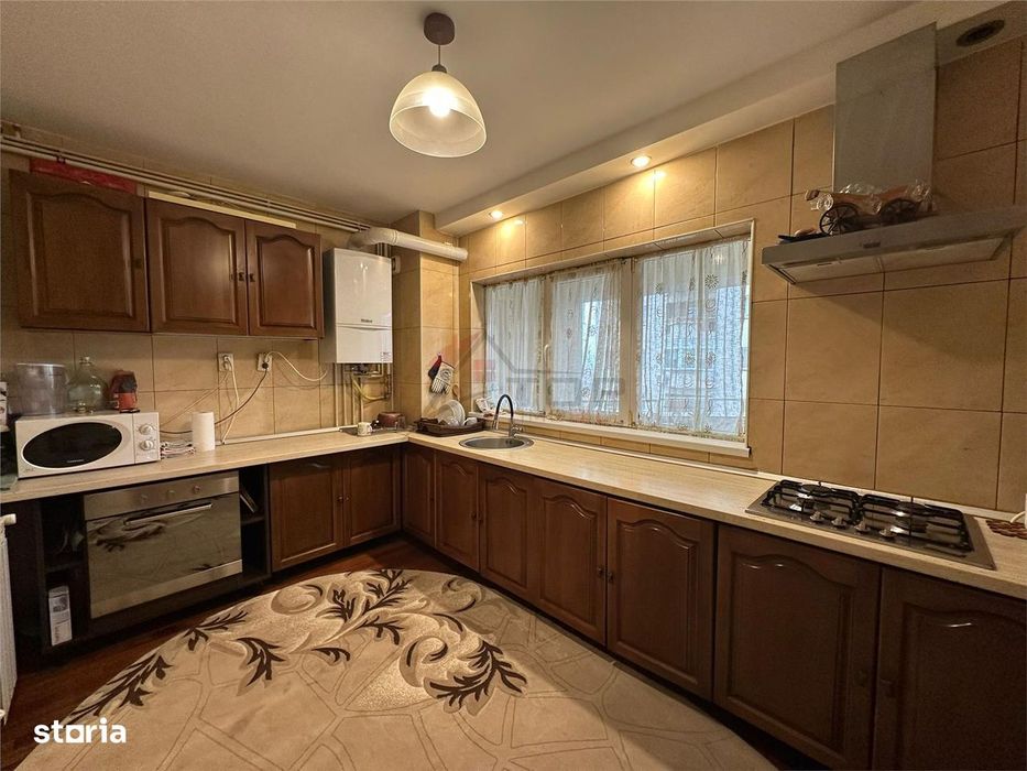 Inchiriere Apartament cu 3 camere Canta Bloc Nou