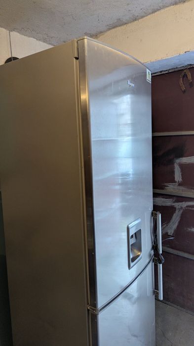 Хладилник Whirlpool работещ фризер