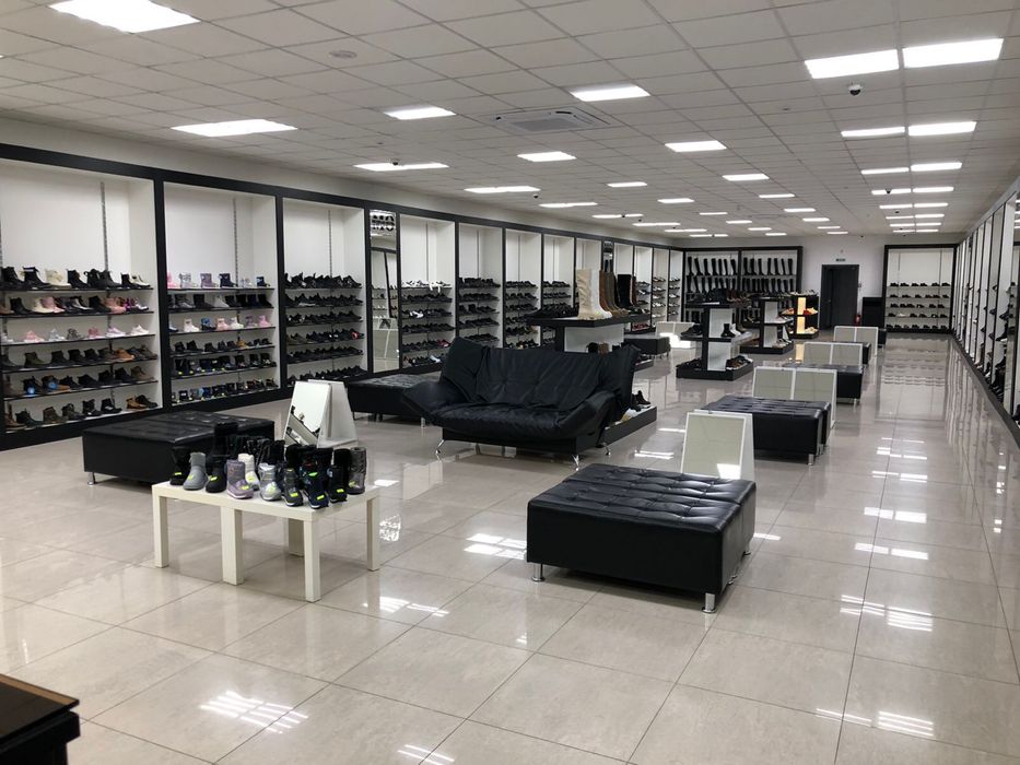 Продам тд кристал  1200 м кв в самом центре