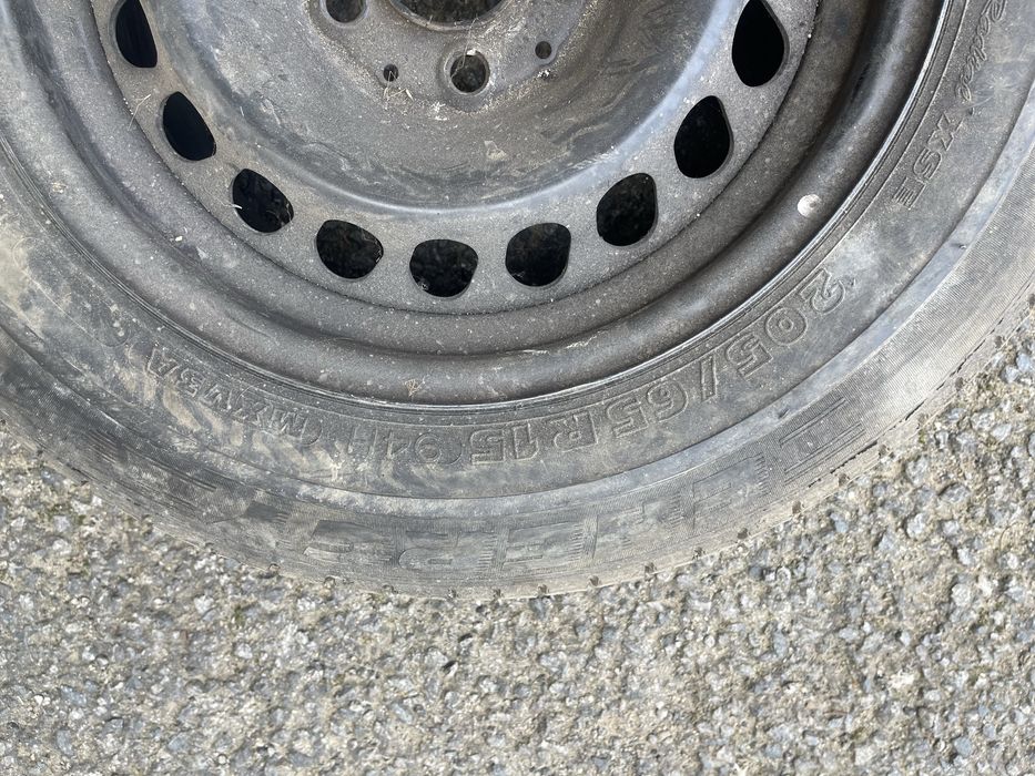 Vand janta + anvelopa vara  205/65 R15 Michelin - roata de rezerva