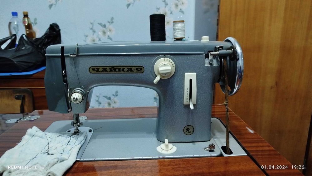 Швейная машинка Чайка