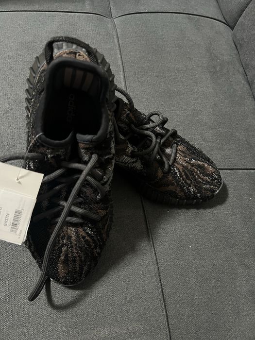 Yeezy boost 350 v2