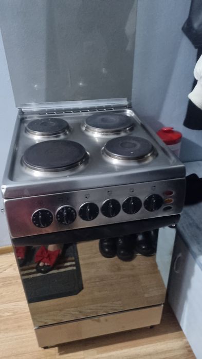 Электроплита б/у  в отличном состоянии