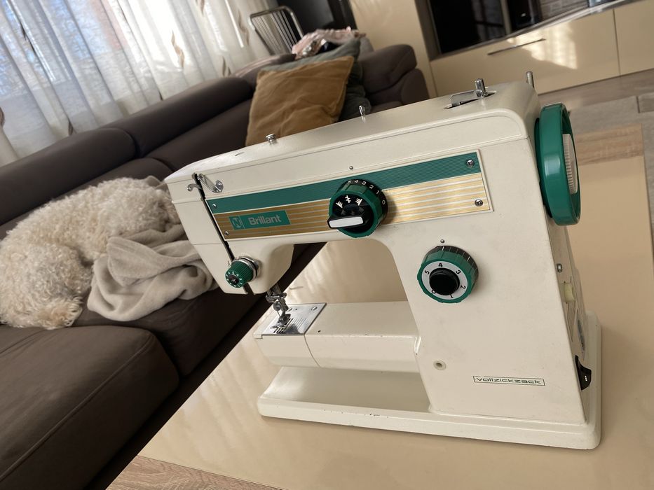 Masina de cusut Briliant germany